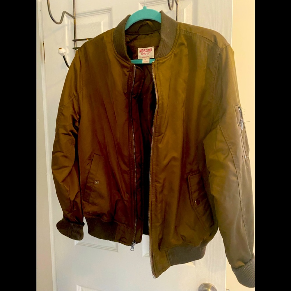 Medium weight bomber style jacket. Size small